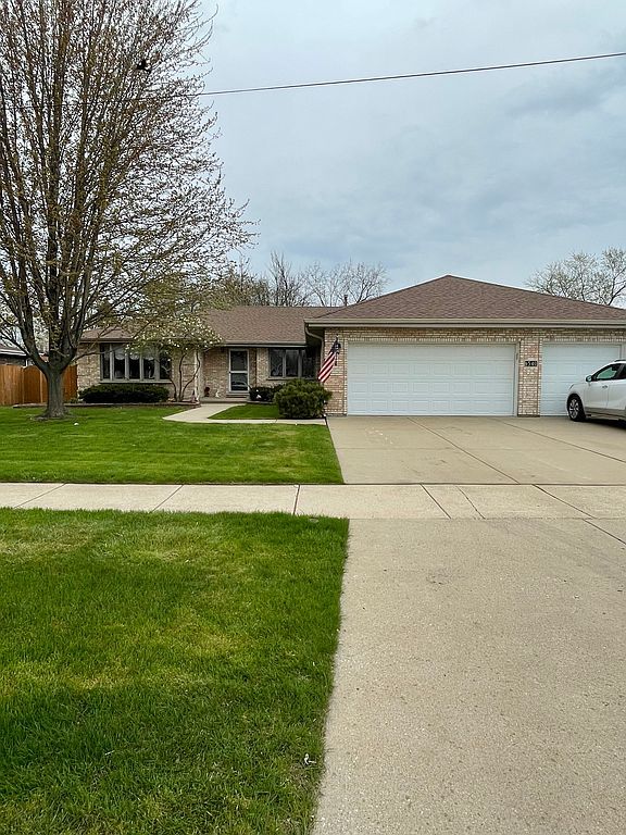 6540 W 91st St, Oak Lawn, IL 60453