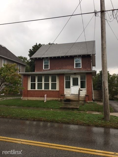 520 1/2 W Main St, Ashland, OH 44805