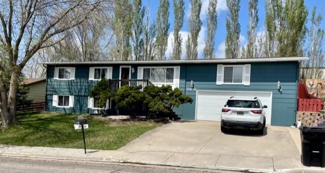 2400 E Erskine St, Pierre, SD 57501 - See Est. Value, Schools & More