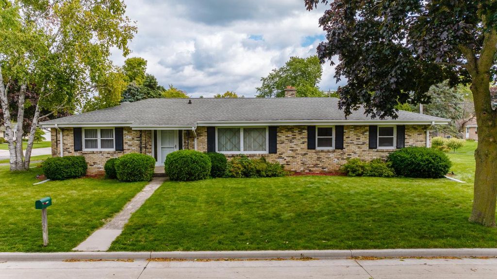 3801 North Bay Dr, Racine, WI 53402 Trulia