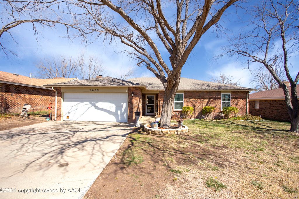 2609 14th Ave, Canyon, TX 79015