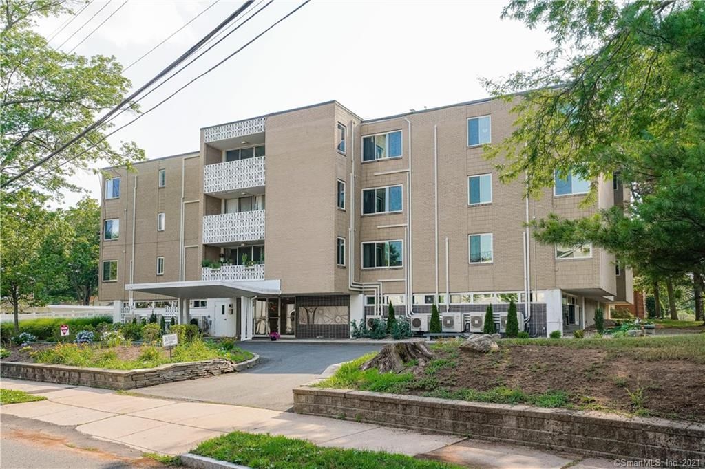 5 Bishop Rd, West Hartford, CT 06119