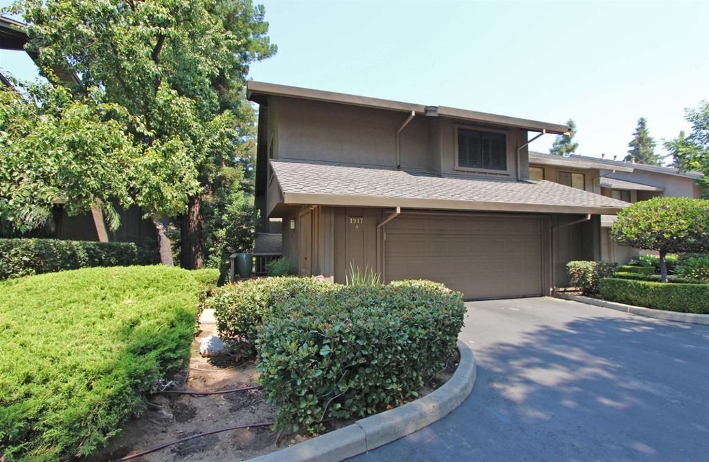 1917 Edgebrook Dr A, Modesto, CA 3 Bed, 3 Bath Condo 30 Photos