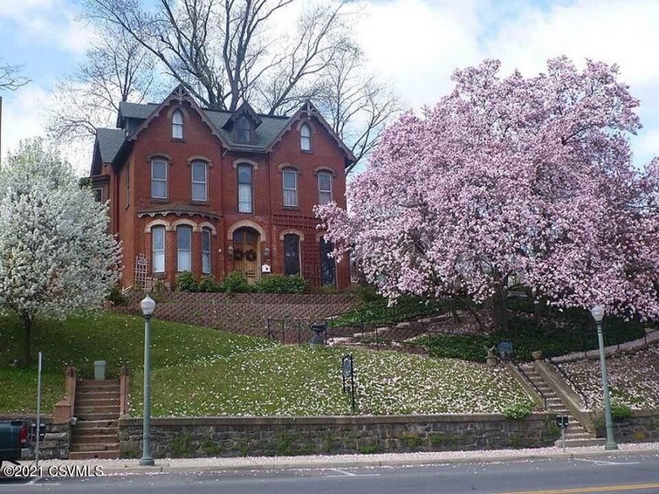 315 S Centre St, Pottsville, PA 17901