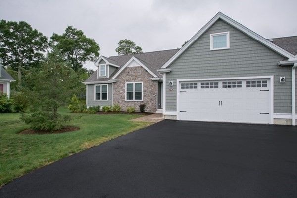 10 Country Club Ln #10, Lakeville, MA 02347