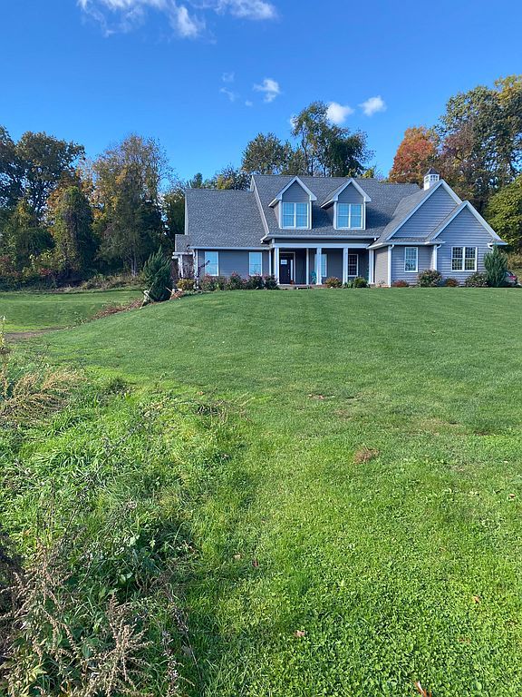649 Atkins St, Middletown, CT 06457