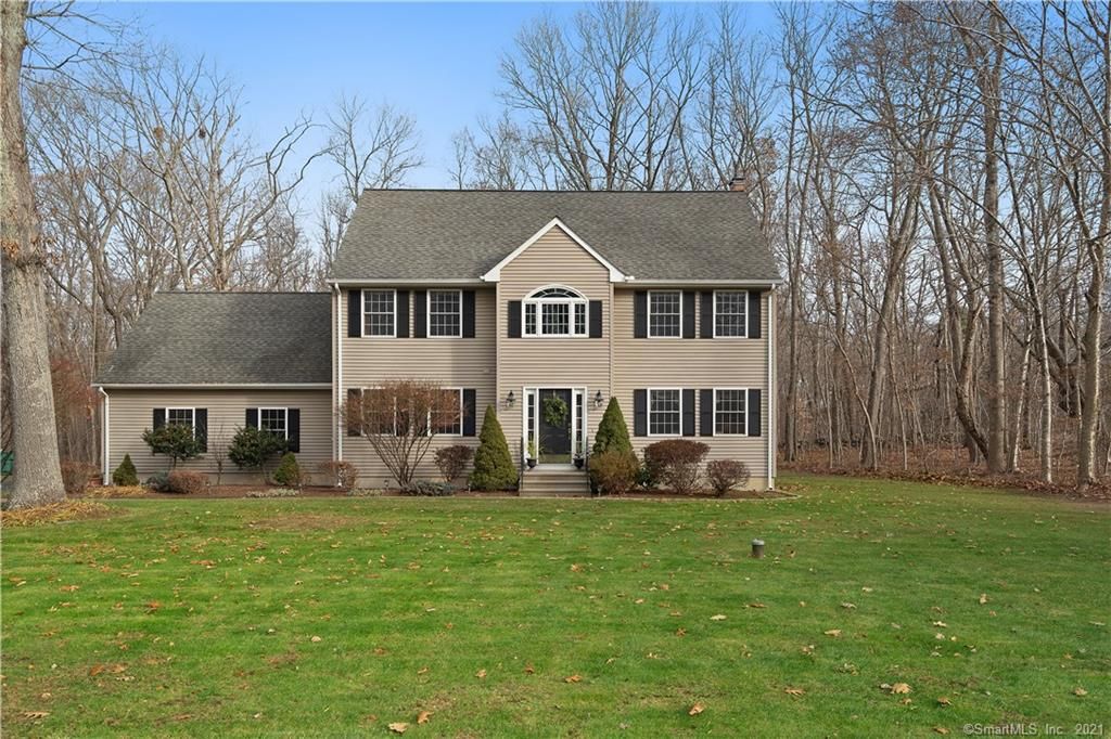 4 Esther Ln, Colchester, CT 06415
