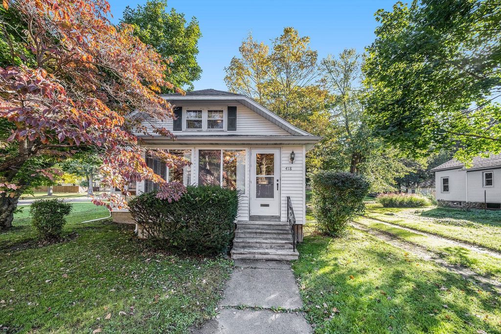 418 N Madison St, Marshall, MI 49068