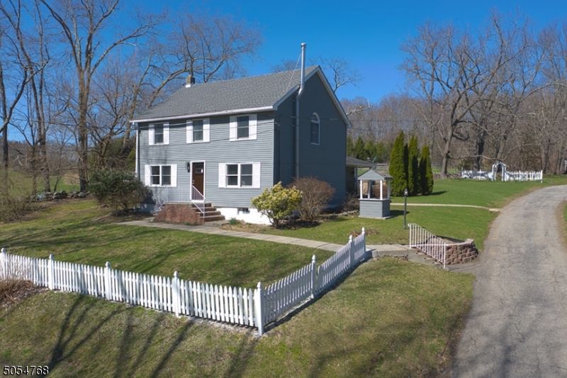 97 Beaver Run Rd, Lafayette, NJ 07848 3 Bed, 3 Bath SingleFamily