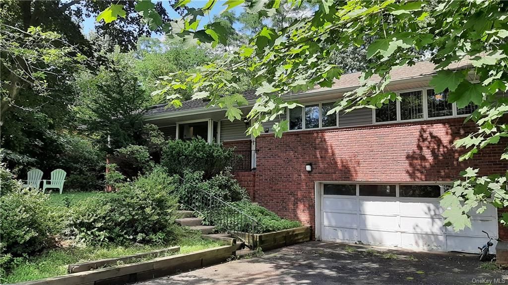 26 Highview Rd, Monsey, NY 10952
