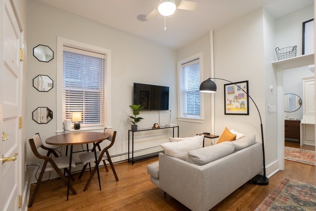 68 Phillips St #2, Boston, MA 02114