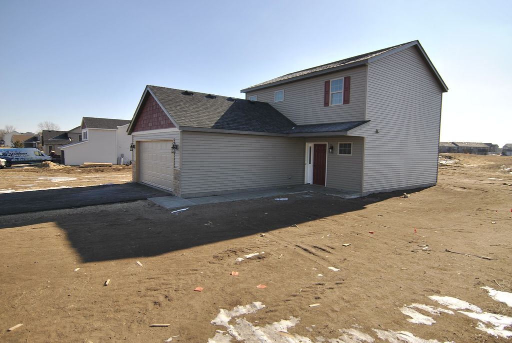765 31st St W, Hastings, MN 55033