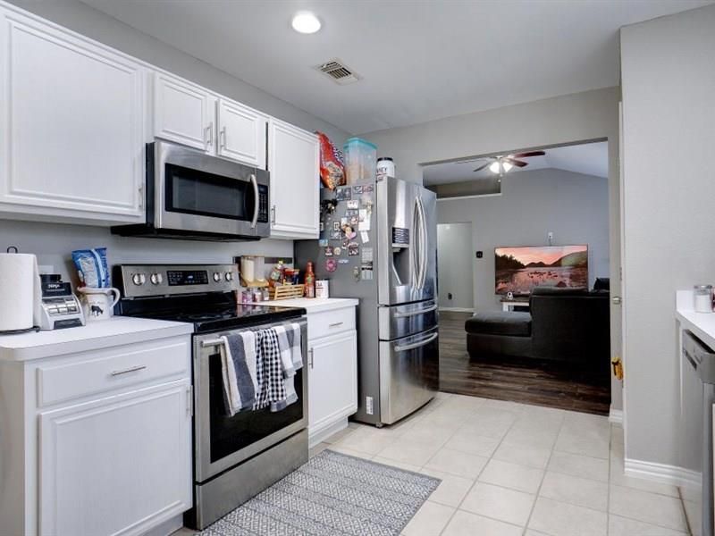 6417 Longmont Trl, Fort Worth, TX 76179