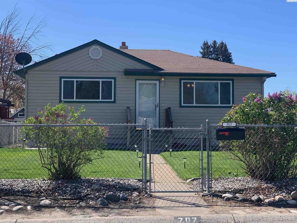707 Coast St, Richland, WA 99354