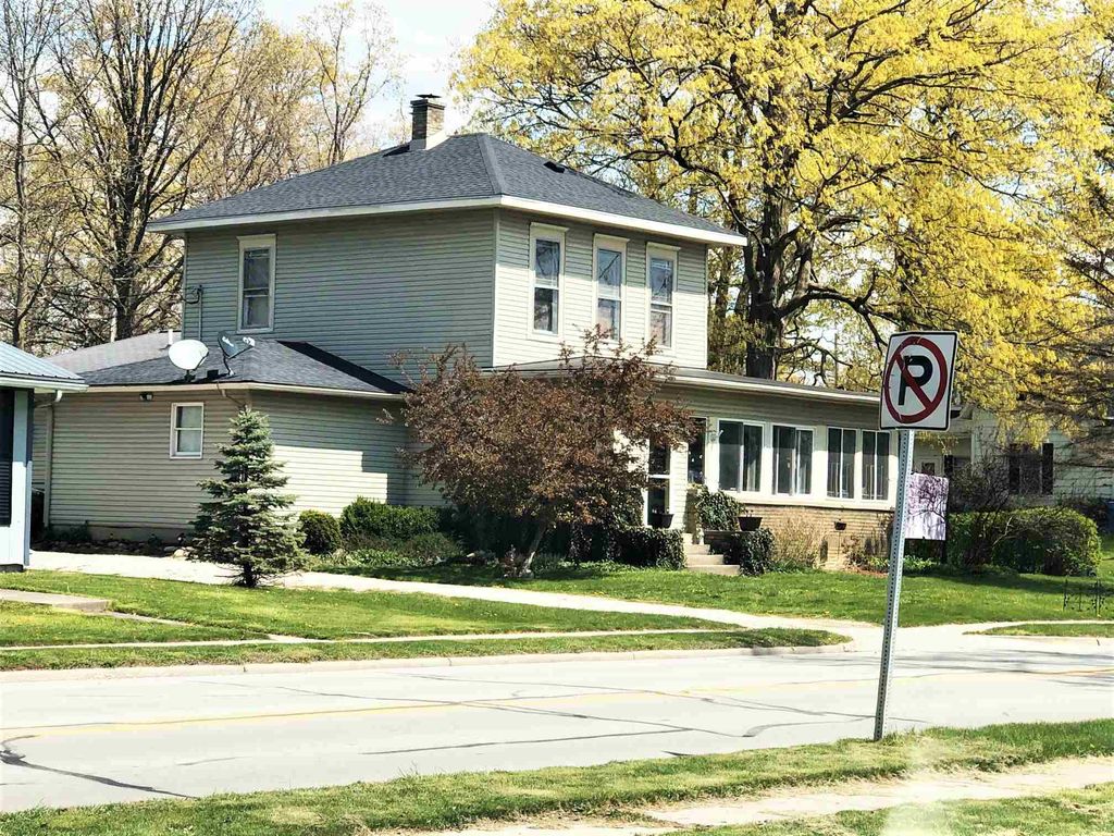 315 E Van Buren St, Columbia City, IN 46725 3 Bed, 2 Bath Single