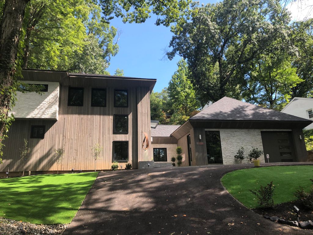 3142 W Ridge Rd SW, Roanoke, VA 24014