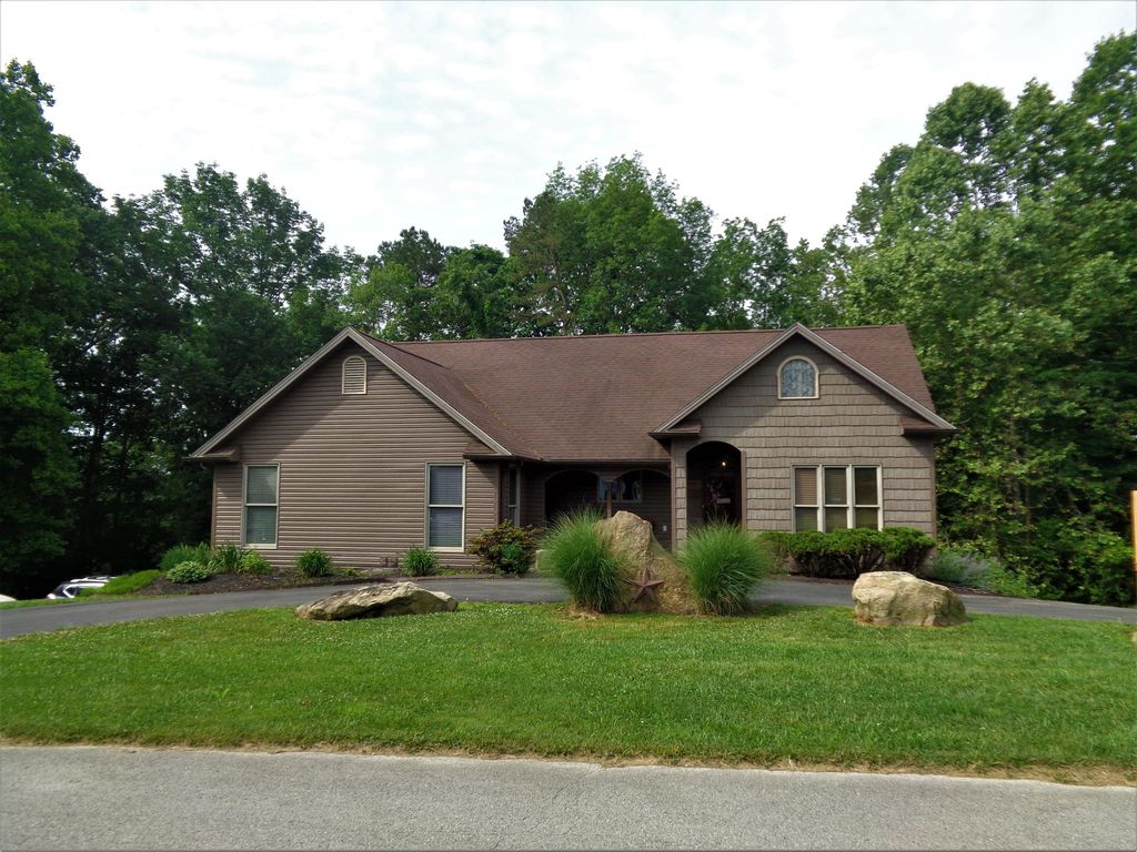 73 Redwood Ln, East Bernstadt, KY 40729