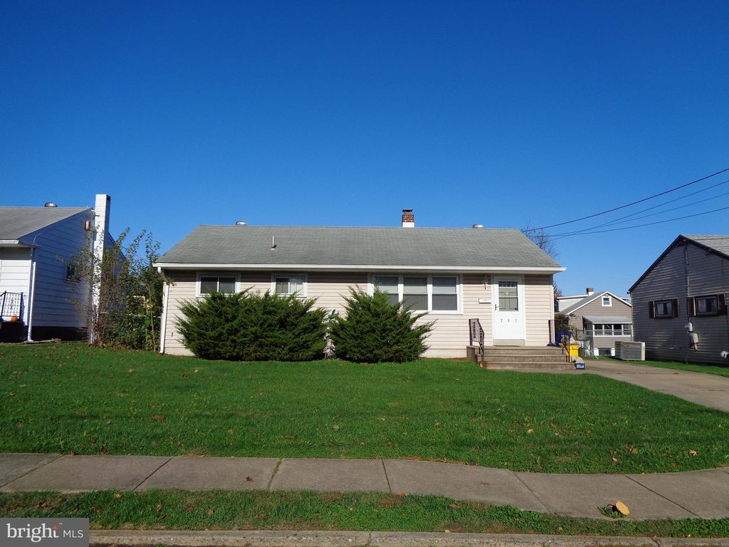 207 Bailey Ave, Maple Shade, NJ 08052