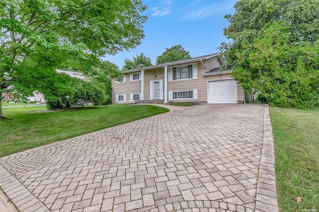 10 Foxwood Drive, Wheatley Heights, NY 11798 See Est. Value, Schools