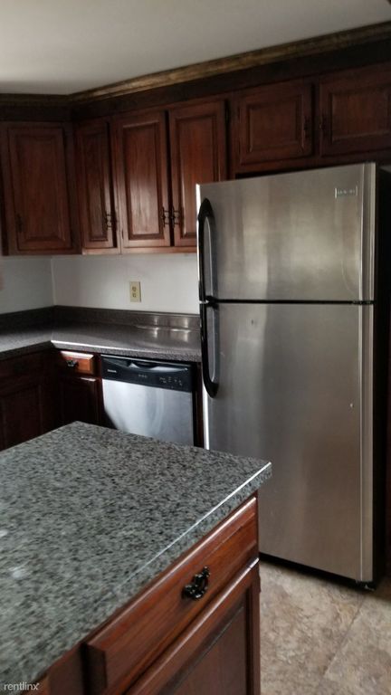 269 Roosevelt Dr, Derby, CT 06418