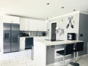 1652 W 10th St, West Palm Beach, FL 33404