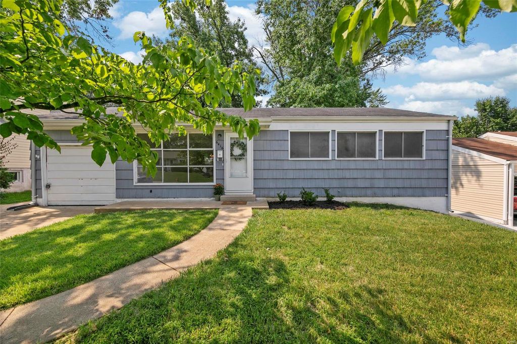 6416 Ashbury Dr, Saint Louis, MO 63123