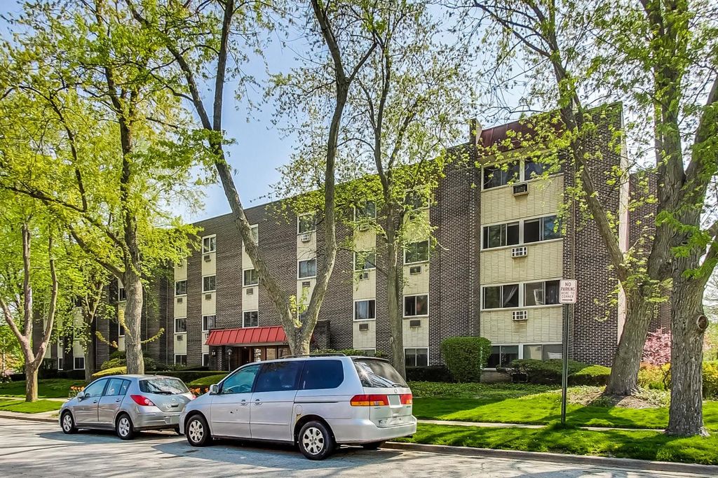 10015 Beverly Dr #404, Skokie, IL 60076
