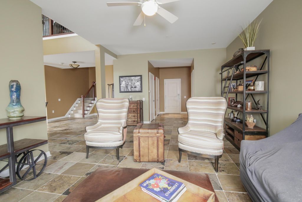250 Daniel Burnham Sq #703, Columbus, OH 43215