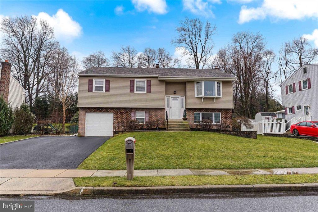 17 Scott Ln, Aston, PA 19014 See Est. Value, Schools & More