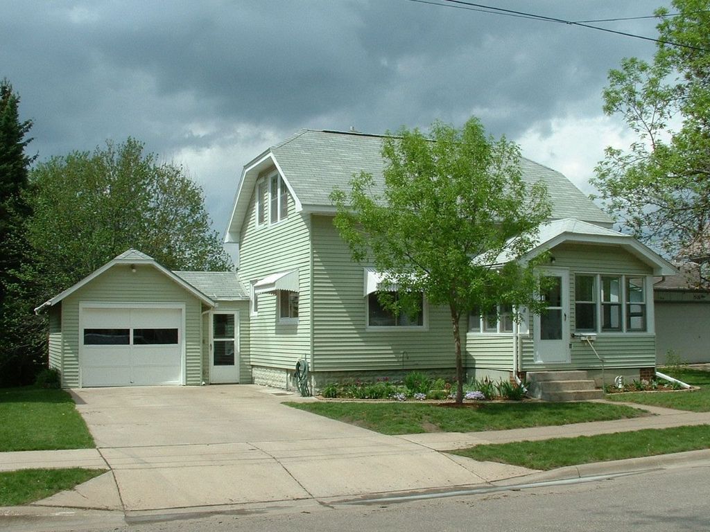 520 Norwood St, Red Wing, MN 55066