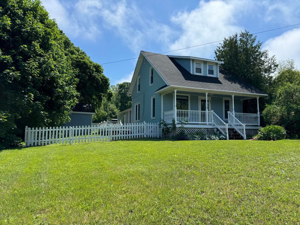 286 E Truckey St, Saint Ignace, MI 49781 SingleFamily Home for Sale