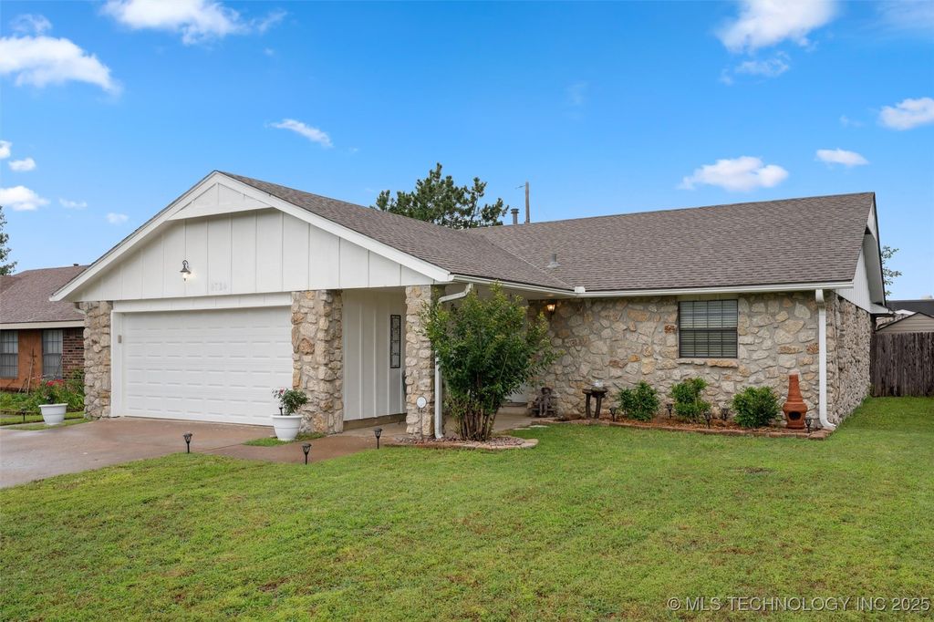 4724 Michigan St, Bartlesville, OK 74006