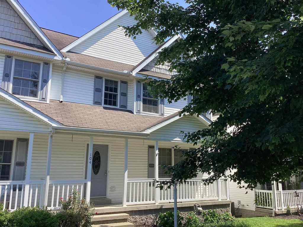 104 Five Forks Dr, Morgantown, WV 26508