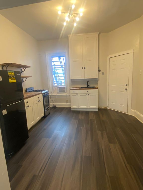 216 S 13th St #4, Reading, PA 19602
