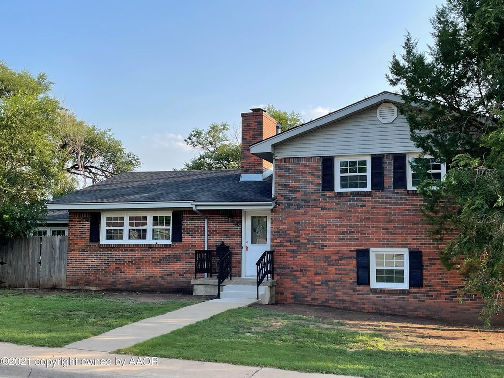 511 Holman Ln, Canyon, TX 79015
