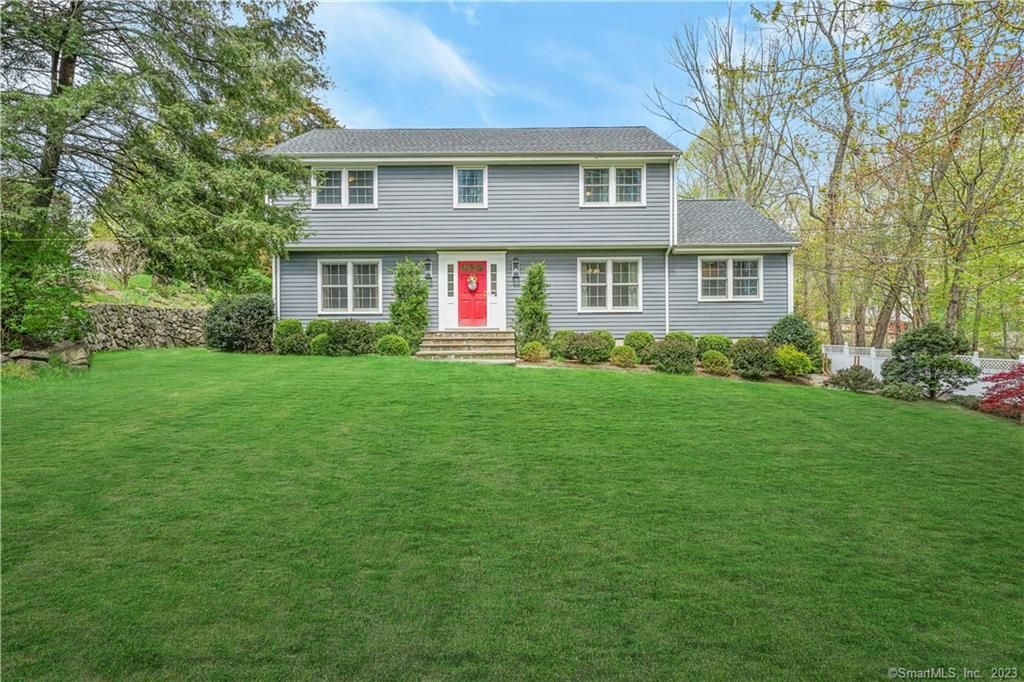 34 Lawrence Hill Rd, Stamford, CT 06903