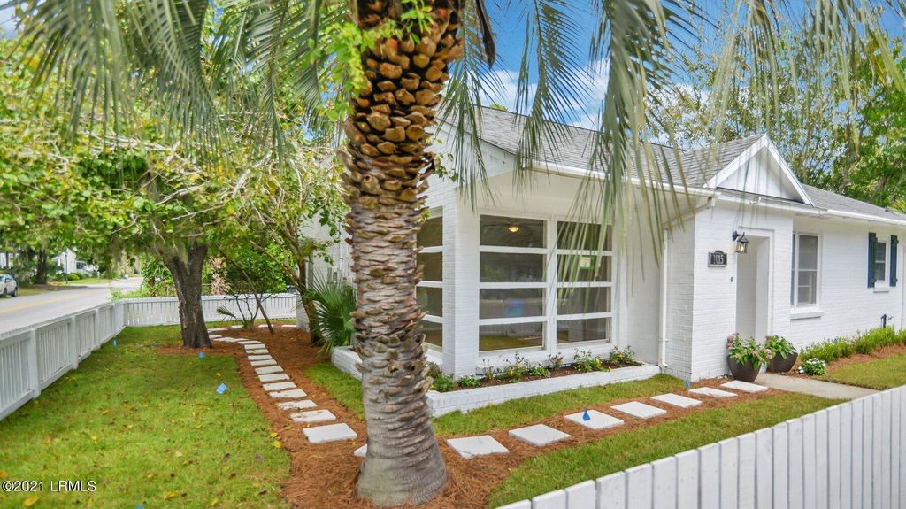 703 Newcastle St, Beaufort, SC 29902