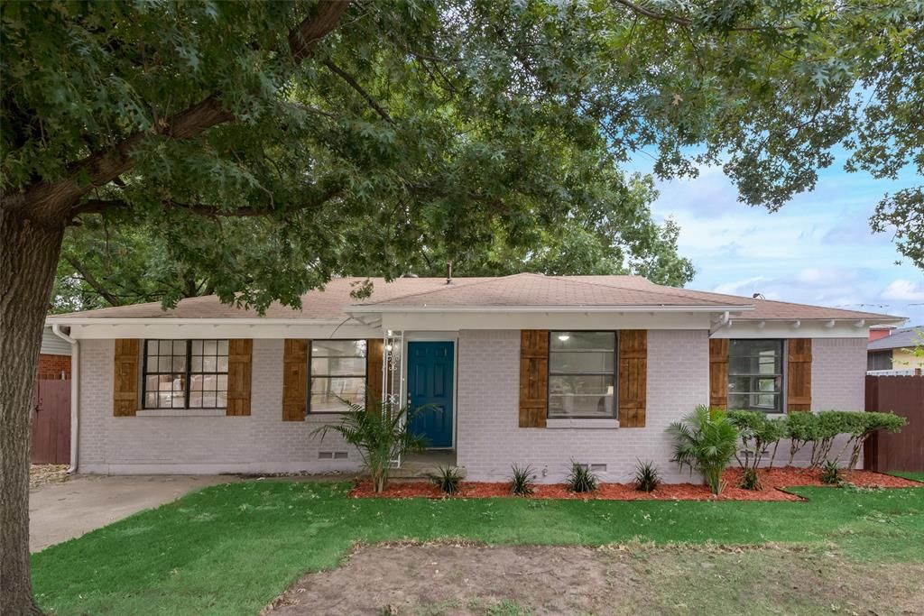 412 S Saint Augustine Dr, Dallas, TX 75217