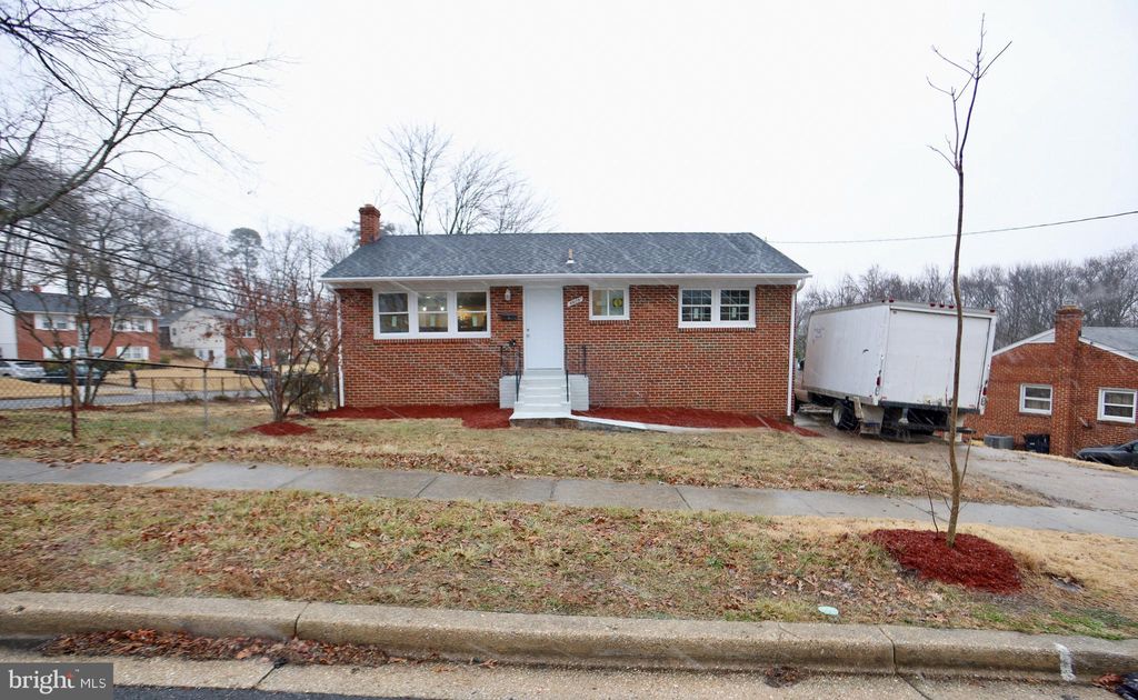 6609 Fairwood Rd, Hyattsville, MD 20784