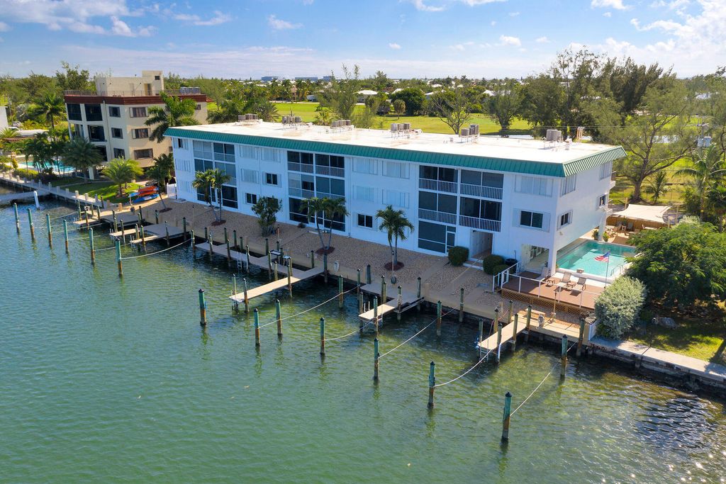 1505 Sombrero Blvd #302, Marathon, FL 33050