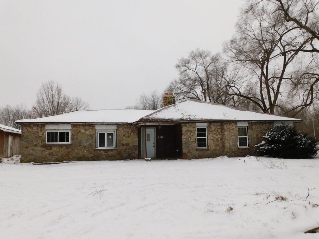 965 Mendon Rd, Sherwood, MI 49089