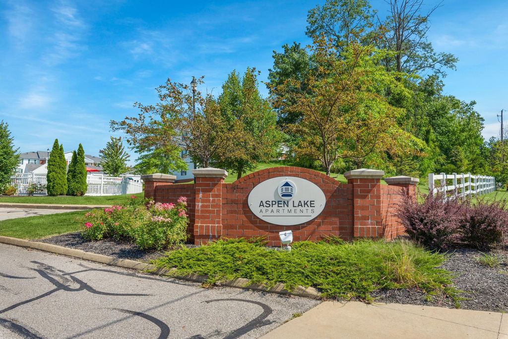 4502 Grand Lake Dr, Brunswick, OH 44212
