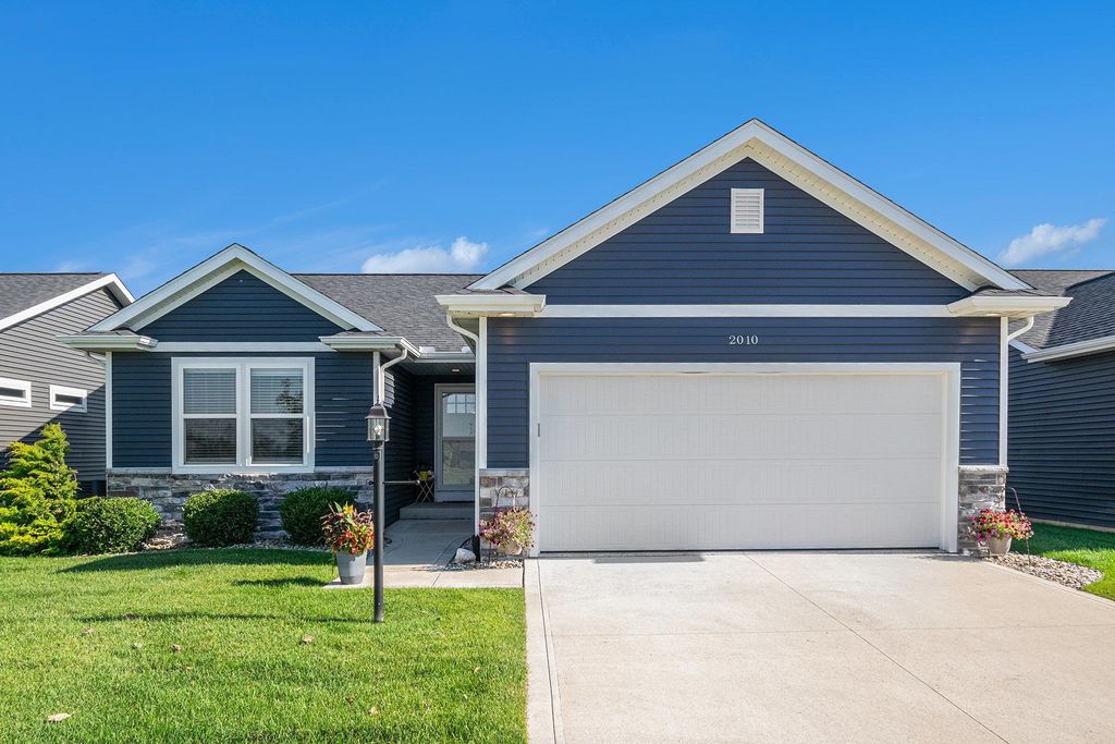 2010 Newbury Cir, Goshen, IN 46526