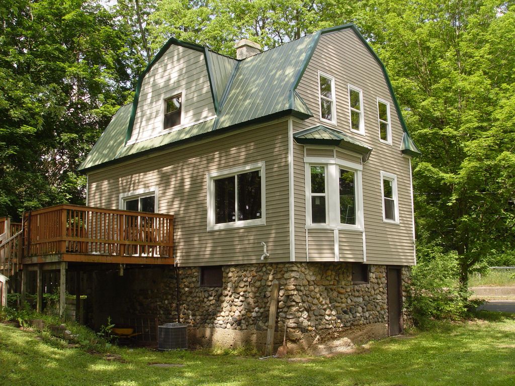 18 Ridgemoor St, Battle Creek, MI 49037