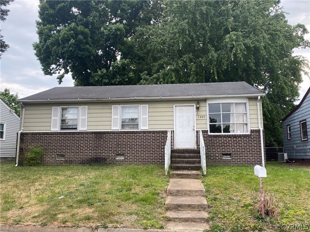 2002 Luther Blvd, Hopewell, VA 23860