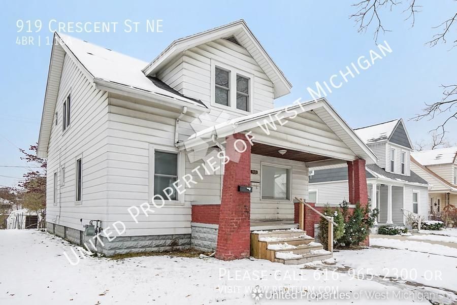 919 Crescent St NE, Grand Rapids, MI 49503