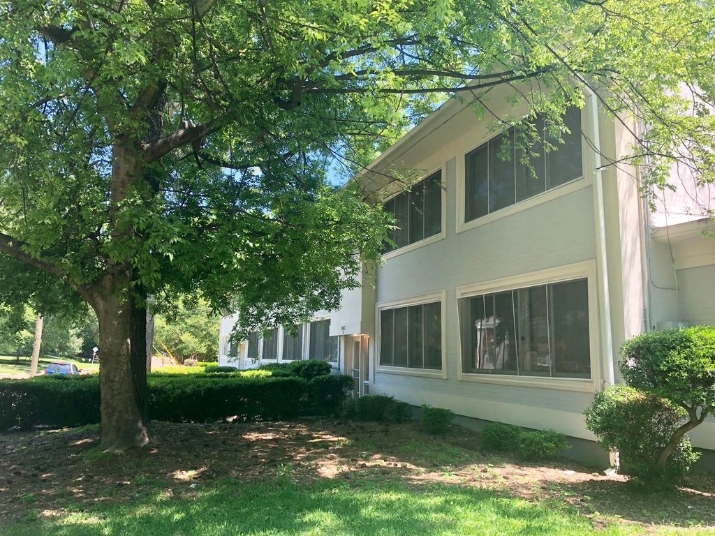 1043 Poplar Blvd #D4, Jackson, MS 39202