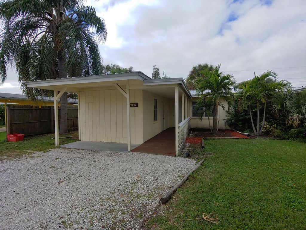 5732 Murdock Ave, Sarasota, FL - 2 Bed, 1 Bath Single-Family Home - 13
