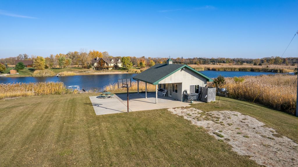 8900 Lake Greenfield Ln, Gardner, IL 60424 Trulia