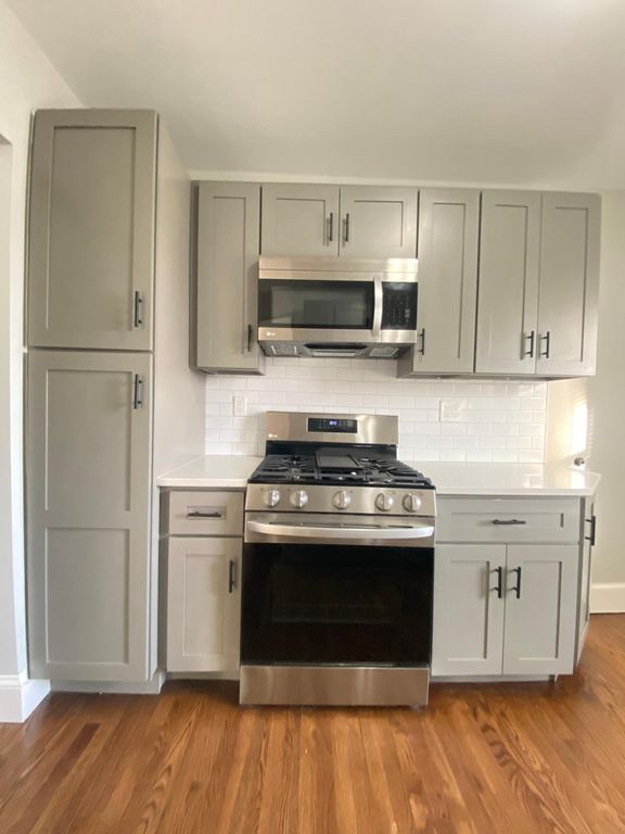 10 Centre Ave #6, Dorchester Center, MA 02124